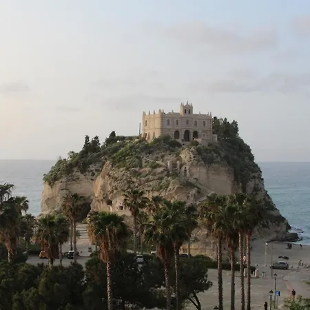 Malu - 4* Tropea