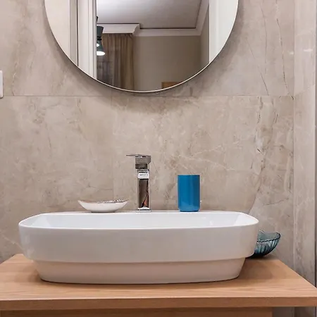 Malu - 4* טרופאה